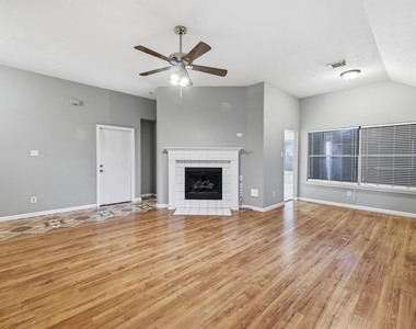 3503 Riverside Drive - Photo Thumbnail 9