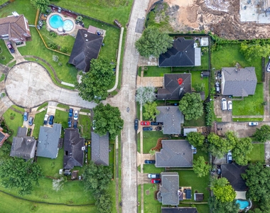 3503 Riverside Drive - Photo Thumbnail 6