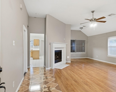 3503 Riverside Drive - Photo Thumbnail 7