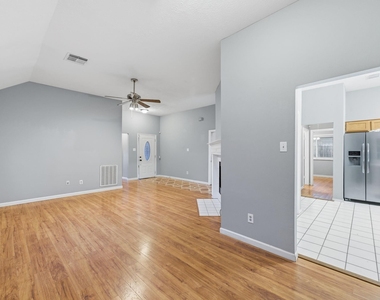 3503 Riverside Drive - Photo Thumbnail 8