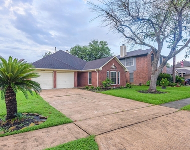 3503 Riverside Drive - Photo Thumbnail 5