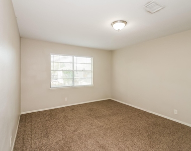 10530 Jaycreek Drive - Photo Thumbnail 9
