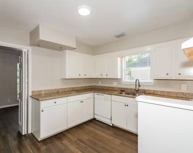 10530 Jaycreek Drive - Photo Thumbnail 5