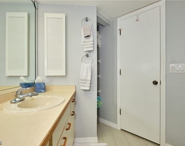 15121 Bagpipe Way - Photo Thumbnail 19