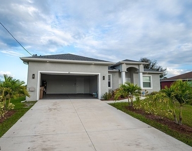 2911 48th Street Sw - Photo Thumbnail 2