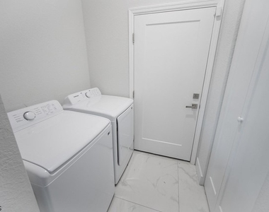2911 48th Street Sw - Photo Thumbnail 11