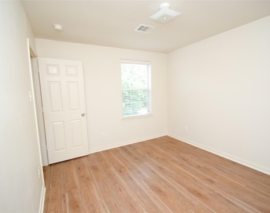 6923 Waterlilly View Lane - Photo Thumbnail 9