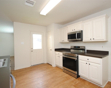 6923 Waterlilly View Lane - Photo Thumbnail 3
