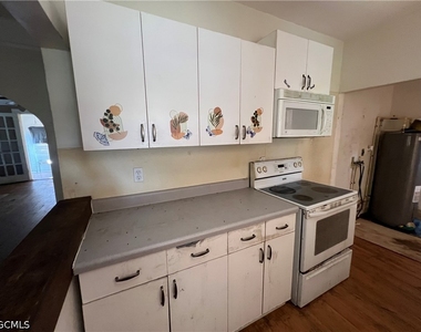 3835 Lake Street - Photo Thumbnail 3