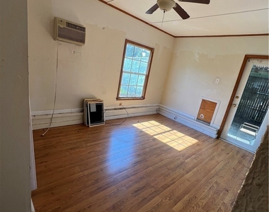 3835 Lake Street - Photo Thumbnail 5