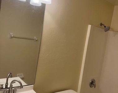 730 Holmes Avenue - Photo Thumbnail 11
