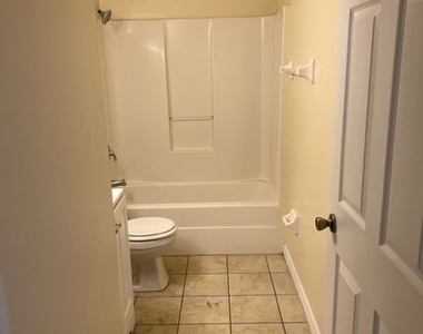 730 Holmes Avenue - Photo Thumbnail 12
