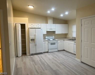 730 Holmes Avenue - Photo Thumbnail 16