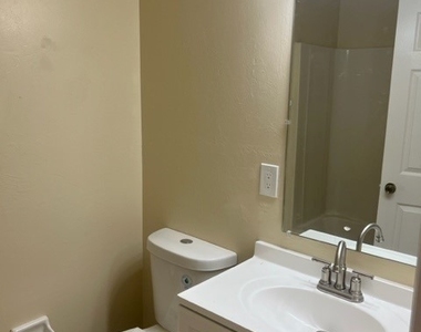 730 Holmes Avenue - Photo Thumbnail 4