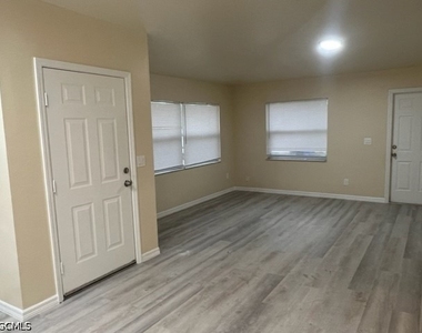 730 Holmes Avenue - Photo Thumbnail 14
