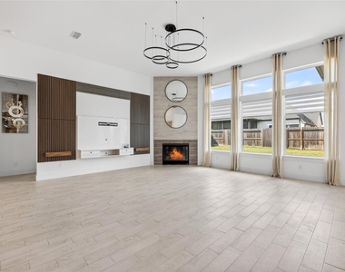 32018 Crested Knoll Court - Photo Thumbnail 11