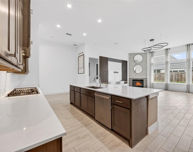32018 Crested Knoll Court - Photo Thumbnail 13