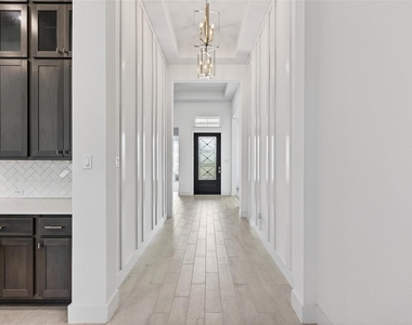 32018 Crested Knoll Court - Photo Thumbnail 8