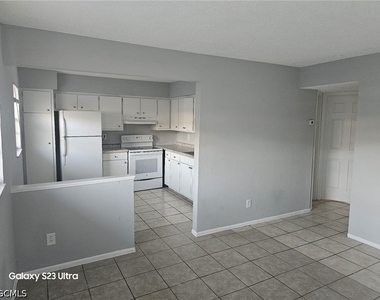 2708 Broadway - Photo Thumbnail 1