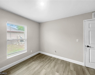 3309 10th Street W - Photo Thumbnail 18