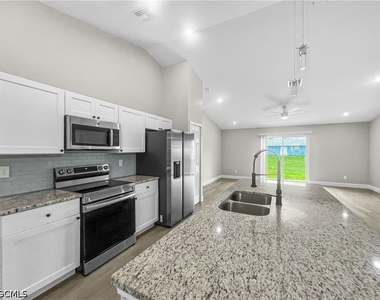 3309 10th Street W - Photo Thumbnail 8