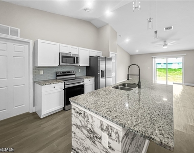 3309 10th Street W - Photo Thumbnail 7