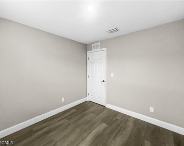 3309 10th Street W - Photo Thumbnail 16