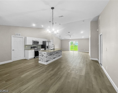 3309 10th Street W - Photo Thumbnail 6