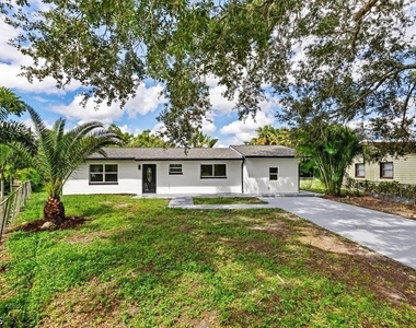 2570 Charleston Park Drive - Photo Thumbnail 1