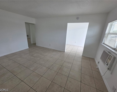 2452 Stella Street - Photo Thumbnail 7