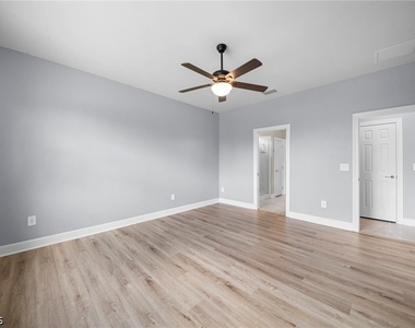 3685 E Hampton Circle - Photo Thumbnail 20