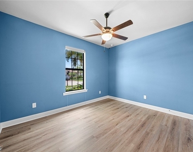 3685 E Hampton Circle - Photo Thumbnail 4