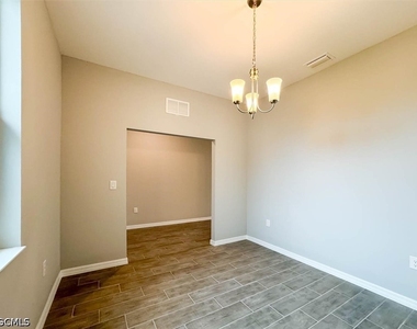 512 Nw 25th Avenue - Photo Thumbnail 7