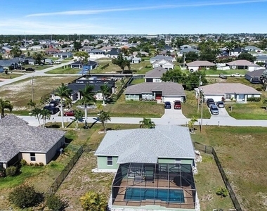 2152 Nw 22nd Place - Photo Thumbnail 4