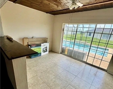 2152 Nw 22nd Place - Photo Thumbnail 5