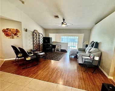 2152 Nw 22nd Place - Photo Thumbnail 7
