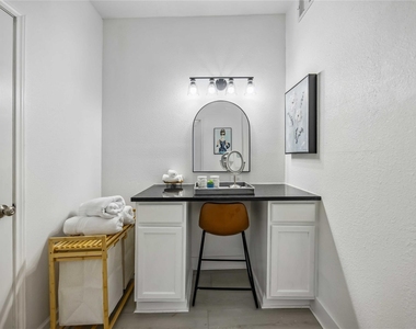 2714 Palm Street - Photo Thumbnail 6