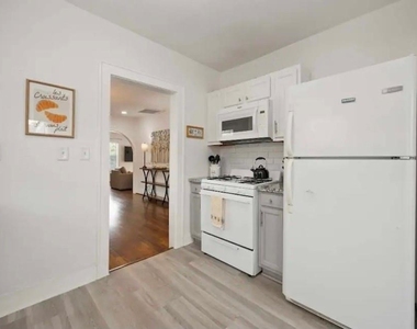 2714 Palm Street - Photo Thumbnail 16