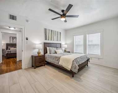 2714 Palm Street - Photo Thumbnail 5