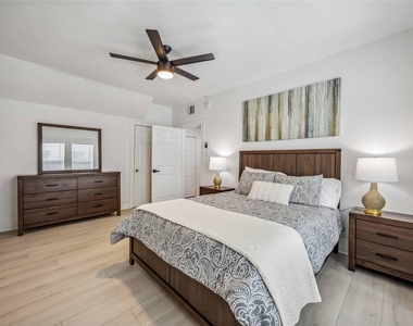 2714 Palm Street - Photo Thumbnail 7