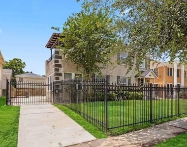 2714 Palm Street - Photo Thumbnail 2