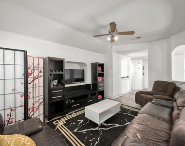 3215 Canterbury Lane - Photo Thumbnail 28