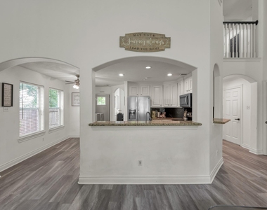 3215 Canterbury Lane - Photo Thumbnail 15