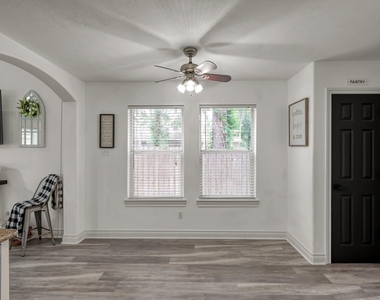 3215 Canterbury Lane - Photo Thumbnail 13