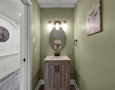 3215 Canterbury Lane - Photo Thumbnail 23