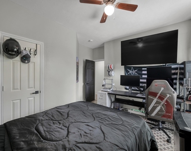 3215 Canterbury Lane - Photo Thumbnail 32