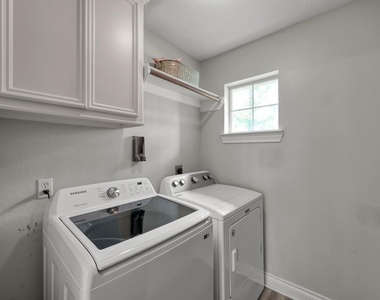 3215 Canterbury Lane - Photo Thumbnail 41