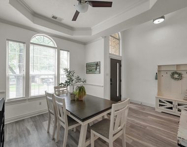 3215 Canterbury Lane - Photo Thumbnail 21