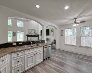3215 Canterbury Lane - Photo Thumbnail 9