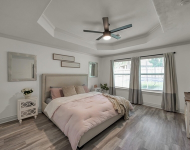 3215 Canterbury Lane - Photo Thumbnail 5